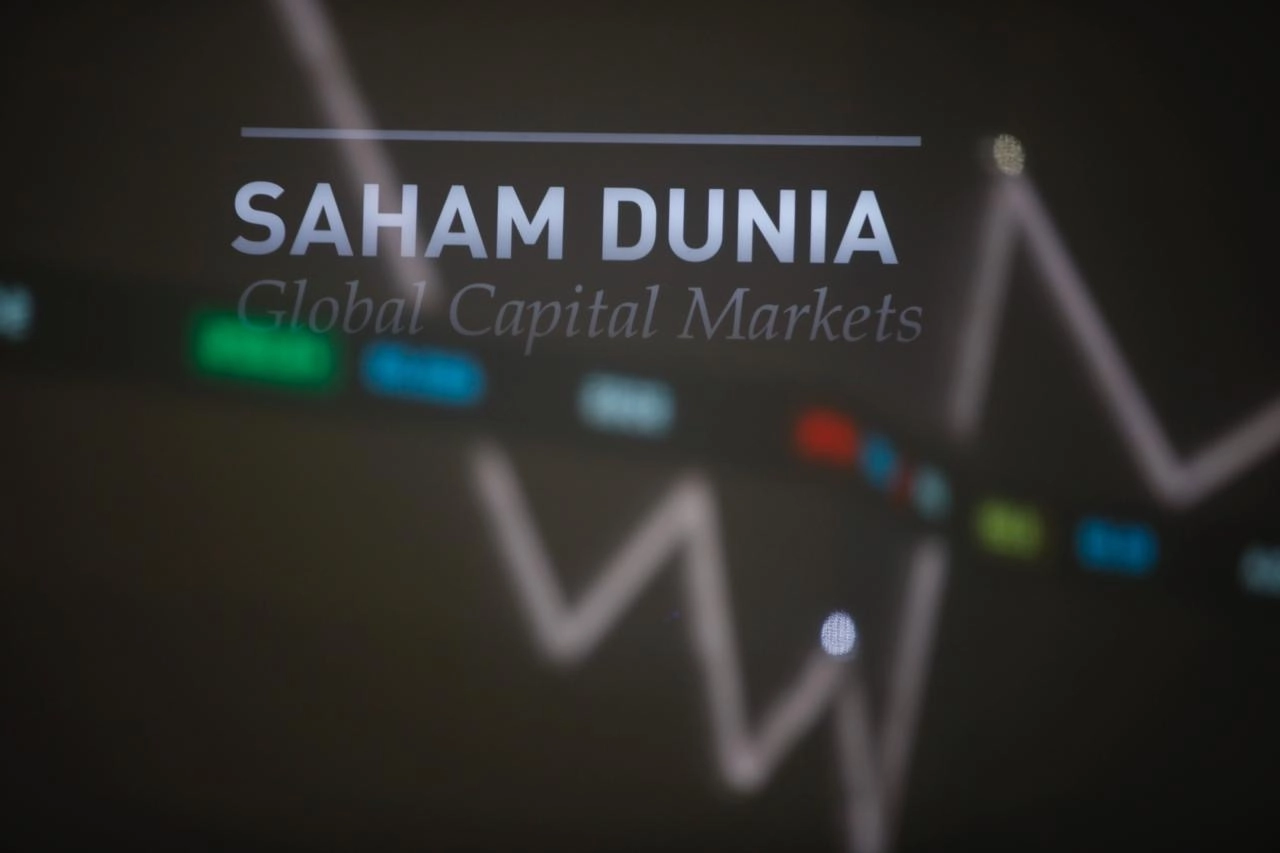 Wall Street terpukul rencana tarif Trump. Saham farmasi, perbankan, hingga energi tertekan jelang perang dagang babak baru. Foto: KabarBursa/Abbas Sandji.