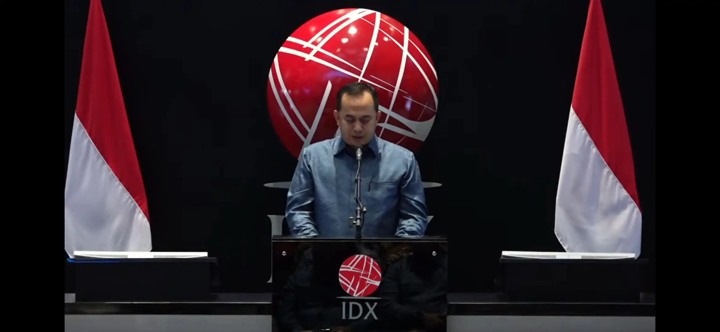 Direktur Utama COIN, Ade Wahyu saat memberikan sambutan di Gedung BEI