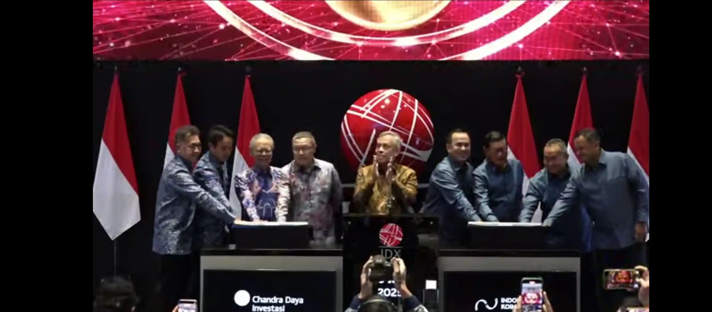 Seremonial pencatatan Saham CIA dan COIN di Main Hall Bursa Efek Indonesia Pada Rabu, 9 Juli 2025.