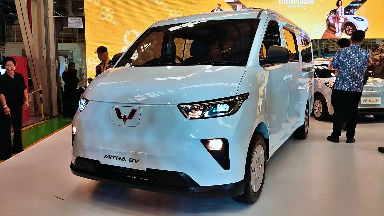 Wuling Mitra EV resmi meluncur di Indonesia, siap lawan DFSK Gelora E di segmen mobil listrik niaga. Berikut keunggulan dan harganya. (Foto: KabarBursa/Harun Rasyid)