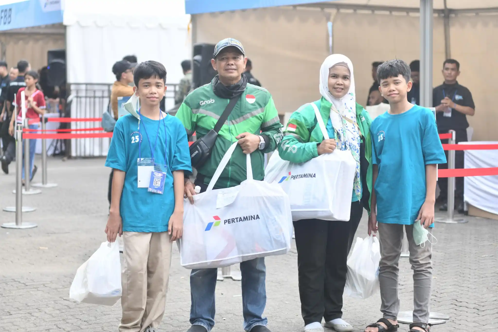 Para driver ojek yang menerima manfaat dari program SESAMA Pertamina. (Foto: Istimewa)