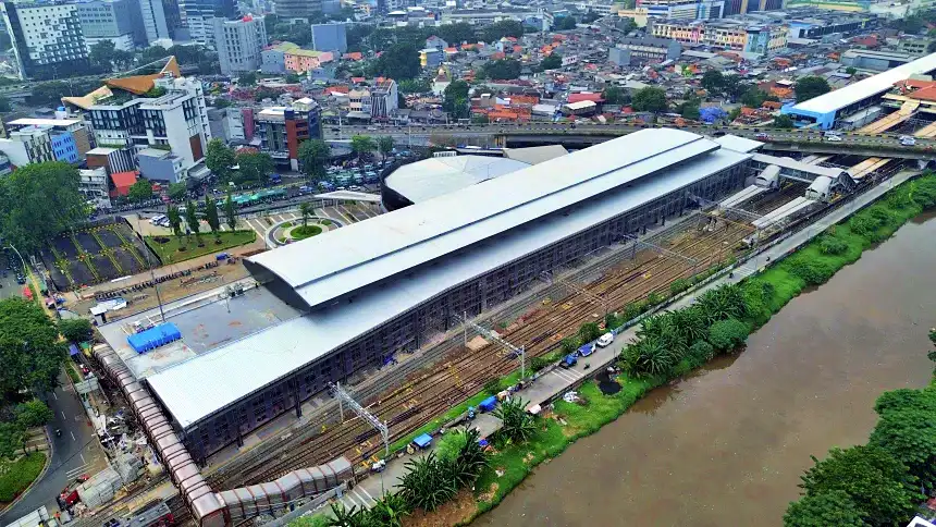 PT PP (Persero) Tbk (“PTPP”) mencatat progres signifikan dalam proyek Peningkatan Stasiun Tanah Abang, Jakarta. (Foto: Dok. PTPP)