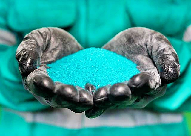 Pertama di Indonesia, NCKL Berhasil Memproduksi Bahan Baterai Kendaraan Listrik: Nikel Sulfat. (Foto: Dok. TBP Nickel)