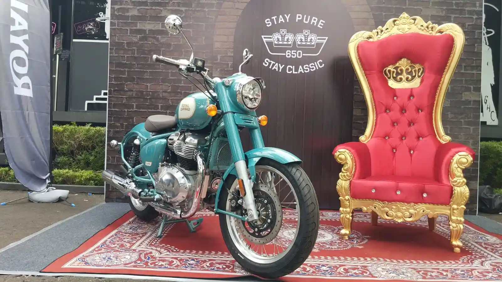 Royal Enfield Classic 650 warna Teal Green dengan mesin 648 cc parallel-twin yang juga digunakan model Interceptor 650. Foto: Harun/KabarBursa.com.
