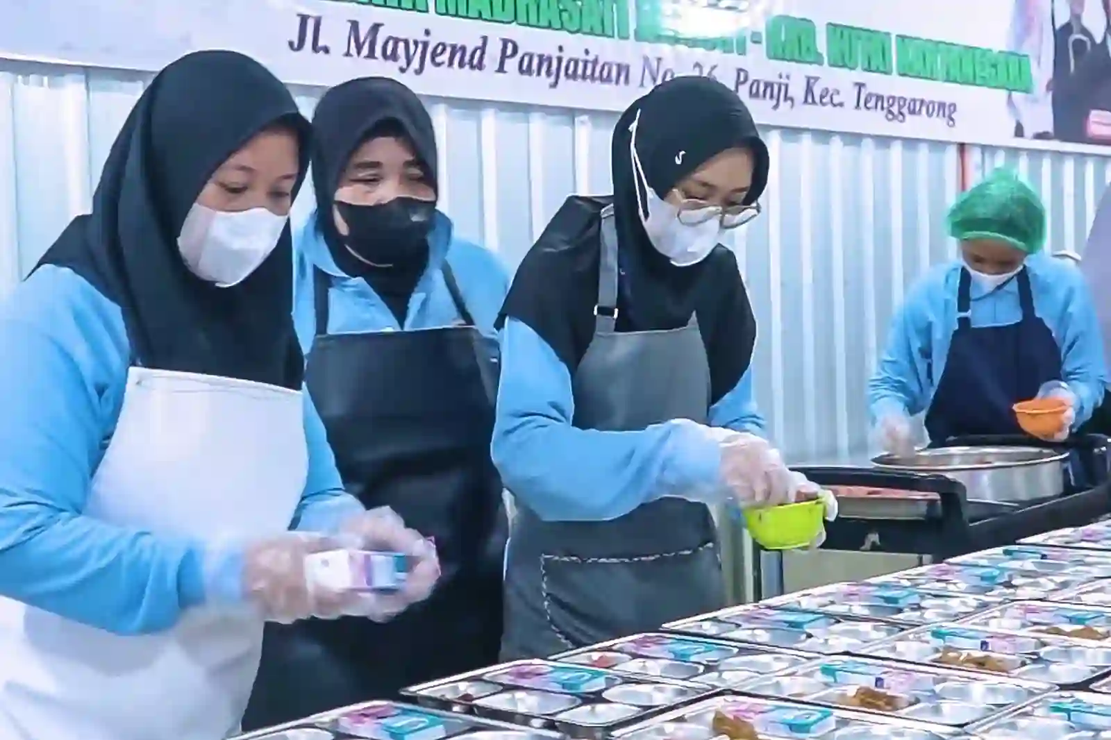 Distribusi makanan bergizi untuk ribuan siswa. Foto: Dok BRI