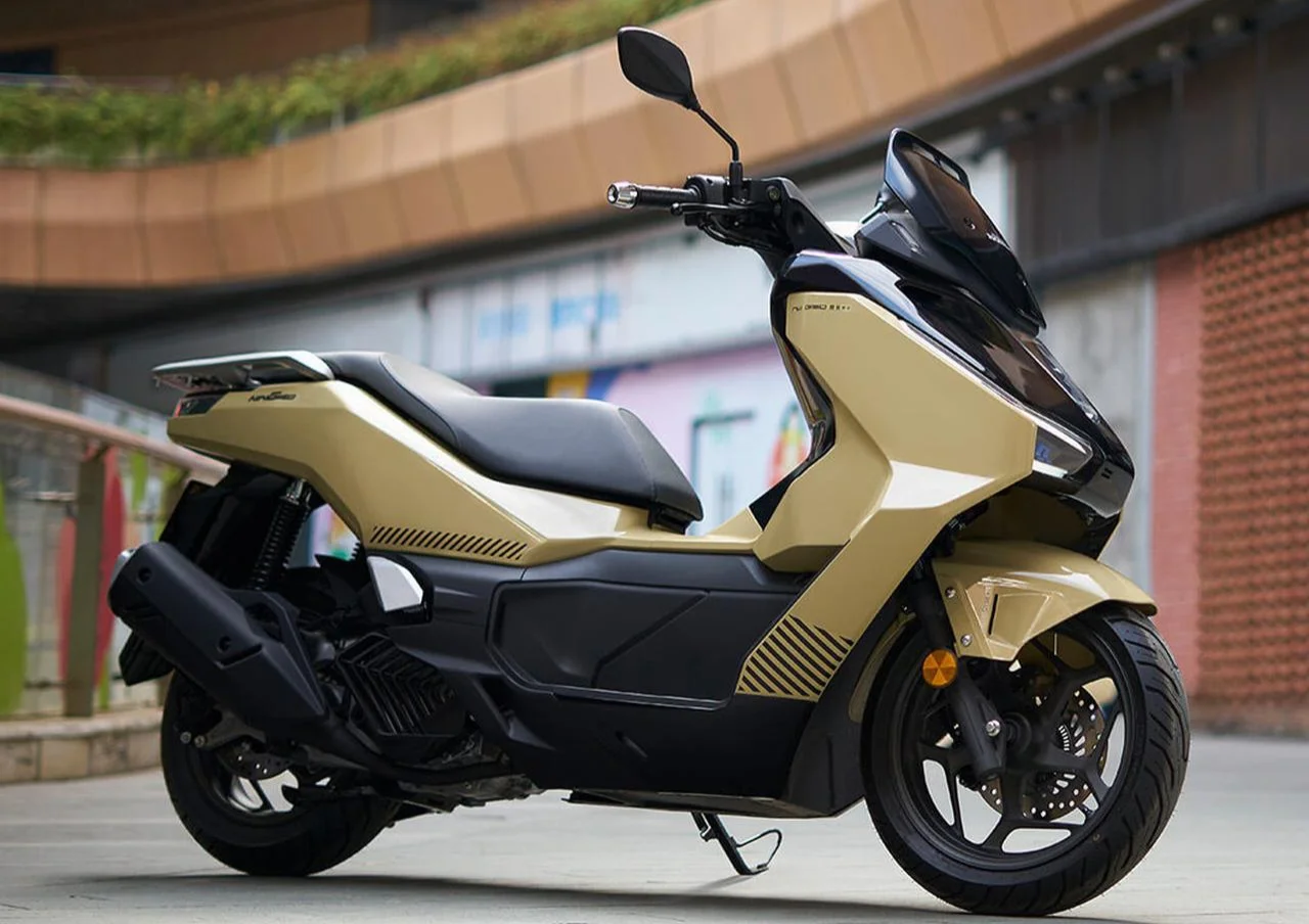 Meluncur motor baru Honda NWG150, saudara PCX 160 dengan tampang menyerupai robot. Berikut spesifikasi dan kecanggihan fiturnya. Foto: dok. Wuyang Honda.