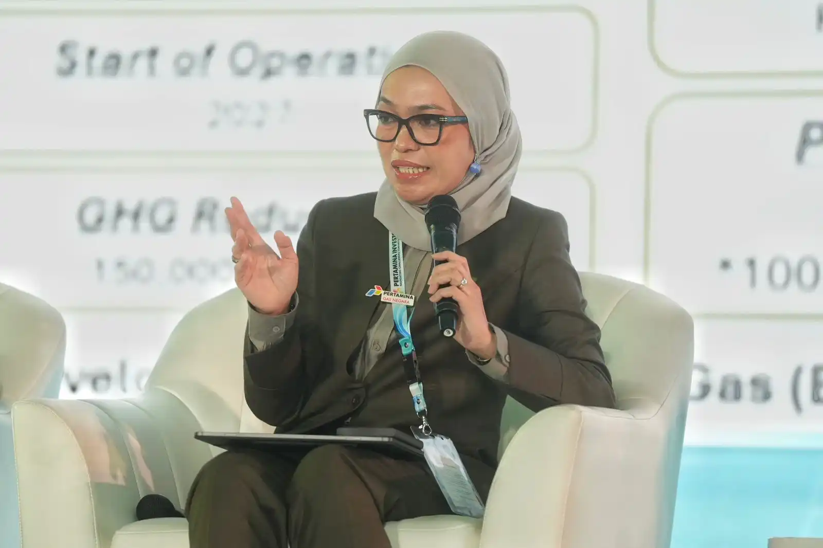 Direktur Strategi dan Pengembangan Bisnis PGN, Rosa Permata Sari, dalam sesi Sustainability Dialogue. 