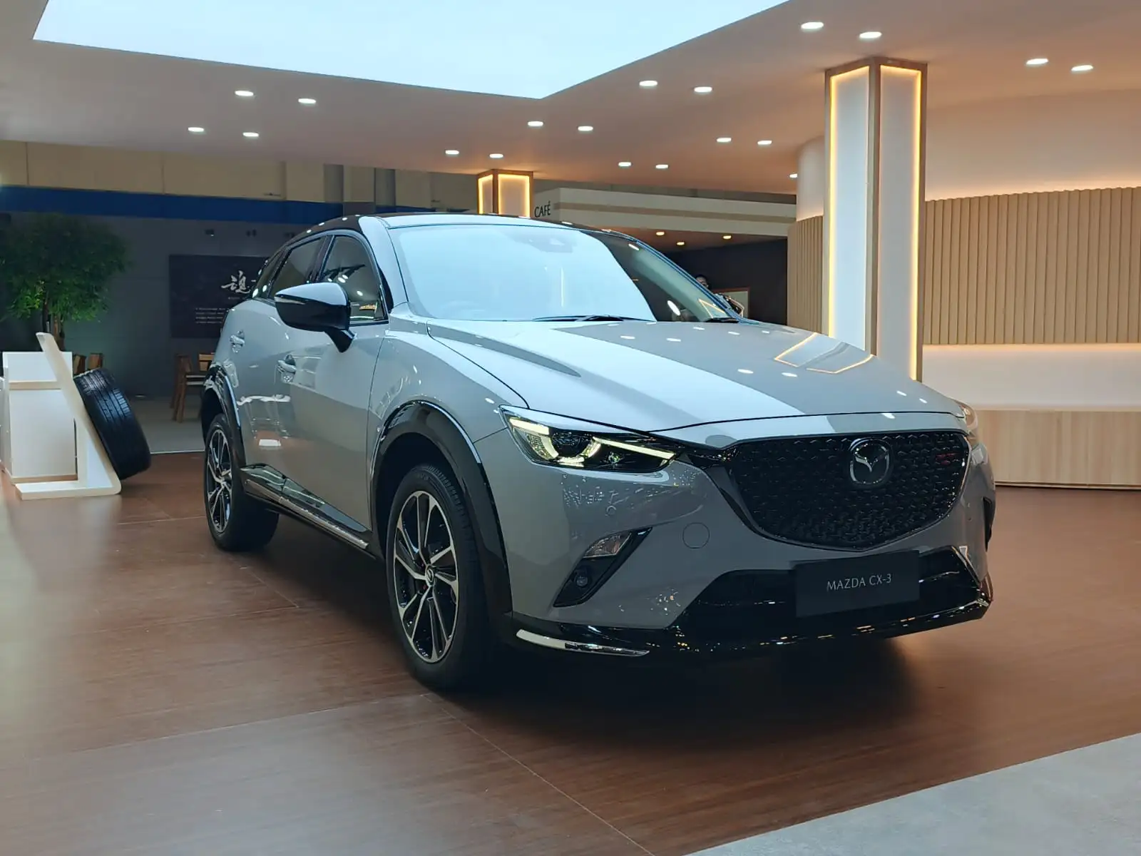 Varian baru Mazda CX-3 di GIIAS 2025. Foto: KabarBursa.com/Citra Dara