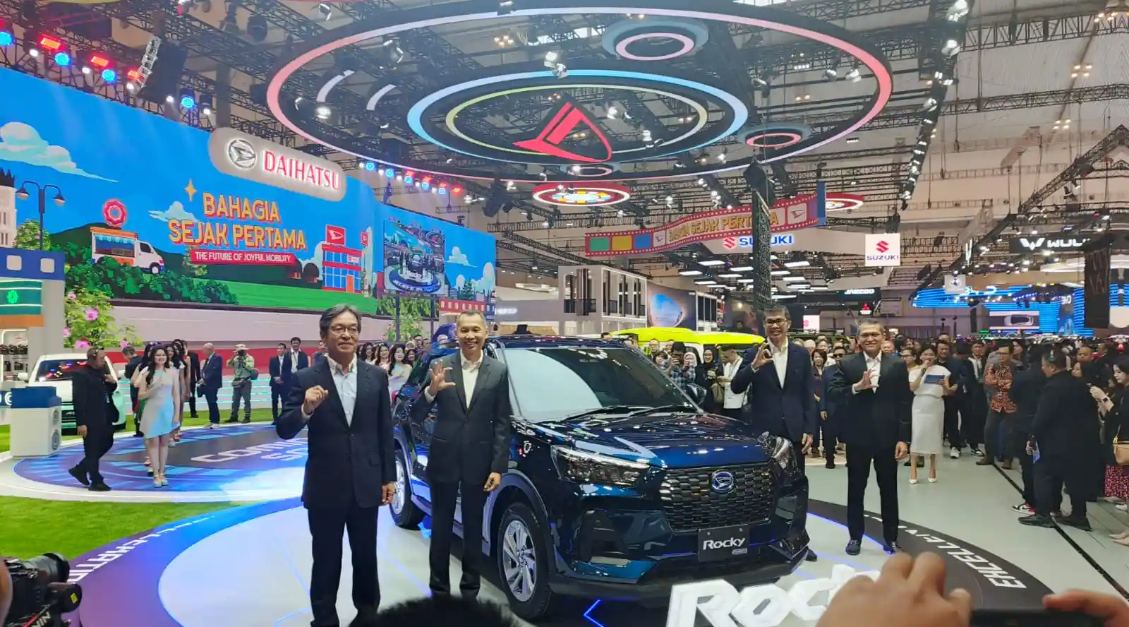 Pembukaan booth Daihatsu di GIIAS 2025. Foto: KabarBursa.com/Citra