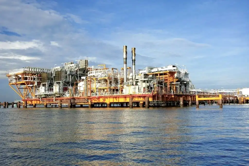 Minyak dunia menguat tipis setelah data penarikan stok AS dan ekspor Rusia, meski Chevron boleh produksi lagi di Venezuela. Foto: Dok. Pertamina.