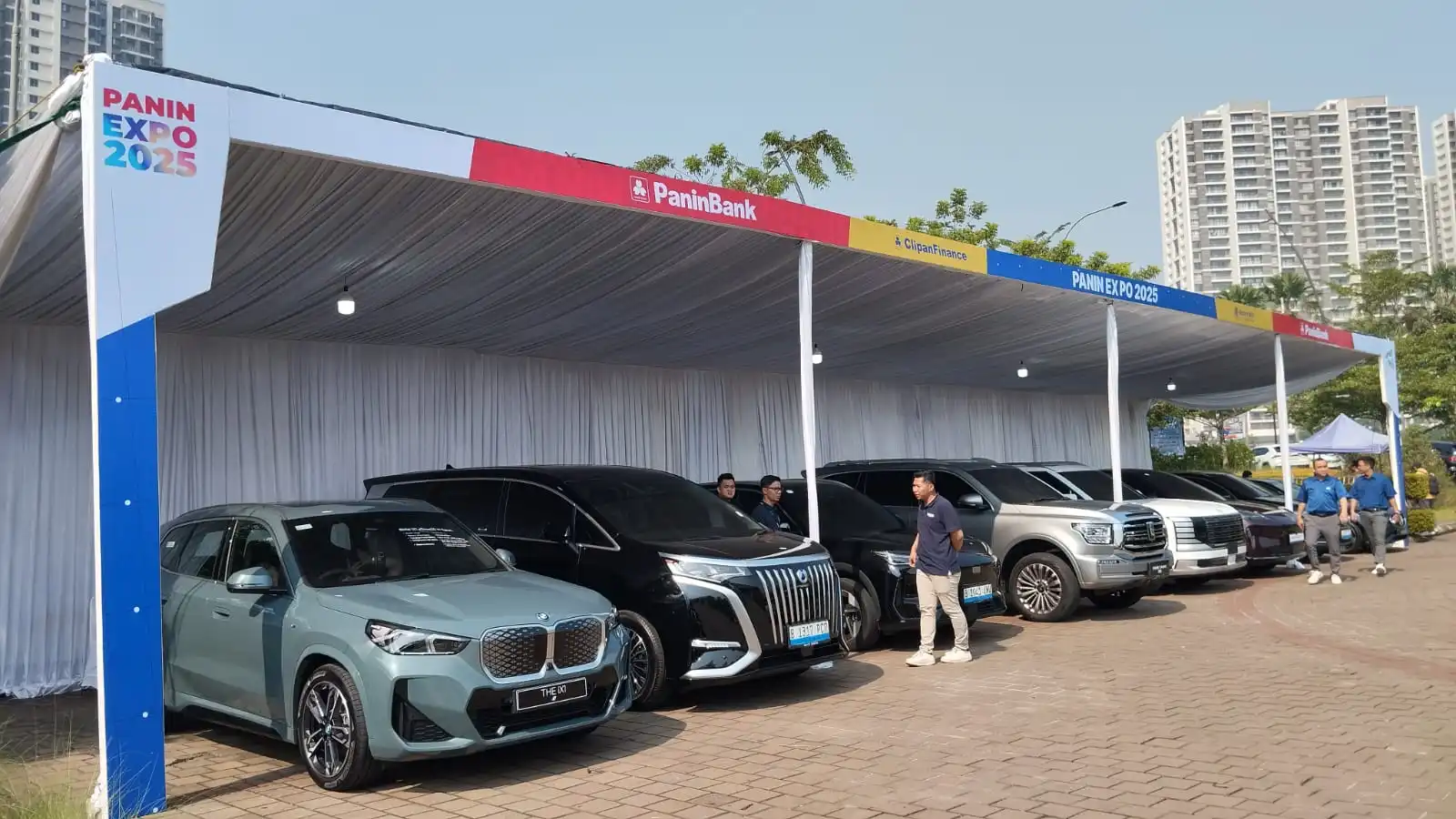 Manfaatkan momentum pameran GIIAS 2025, ajang tahunan Panin Expo 2025 resmi dibuka, tawarkan sederet promo kepemilikan mobil terbaru hingga properti. Foto: KabarBursa.com/Harun