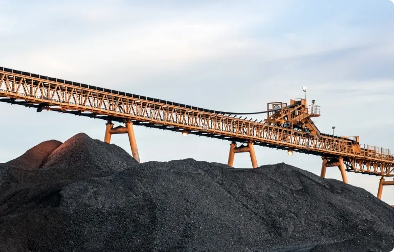 IEA memproyeksikan konsumsi batu bara dunia tetap stabil hingga 2026, dengan dominasi tren dari China dan India. Foto: Dok. PT Harum Energy Tbk.
