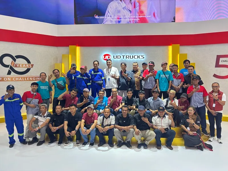 UD Trucks menyelenggarakan pelatihan mengemudi untuk para sopir truk di ajang GIIAS 2025. Foto: doc UD Trucks