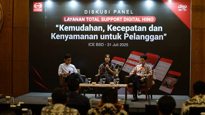 Diskusi panel berjudul Layanan Total Support Digital Hino: Kemudahan, Kecepatan, dan Kenyamanan untuk Pelanggan.” Foto: HMSI