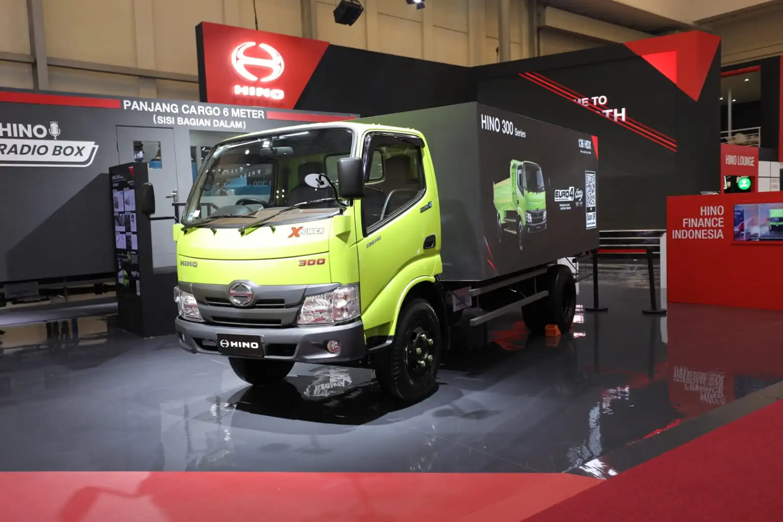 Hino menawarkan cicilan khusus dengan harga Rp900 ribuan  khusus di GIIAS 2025. Foto: doc HMSI.