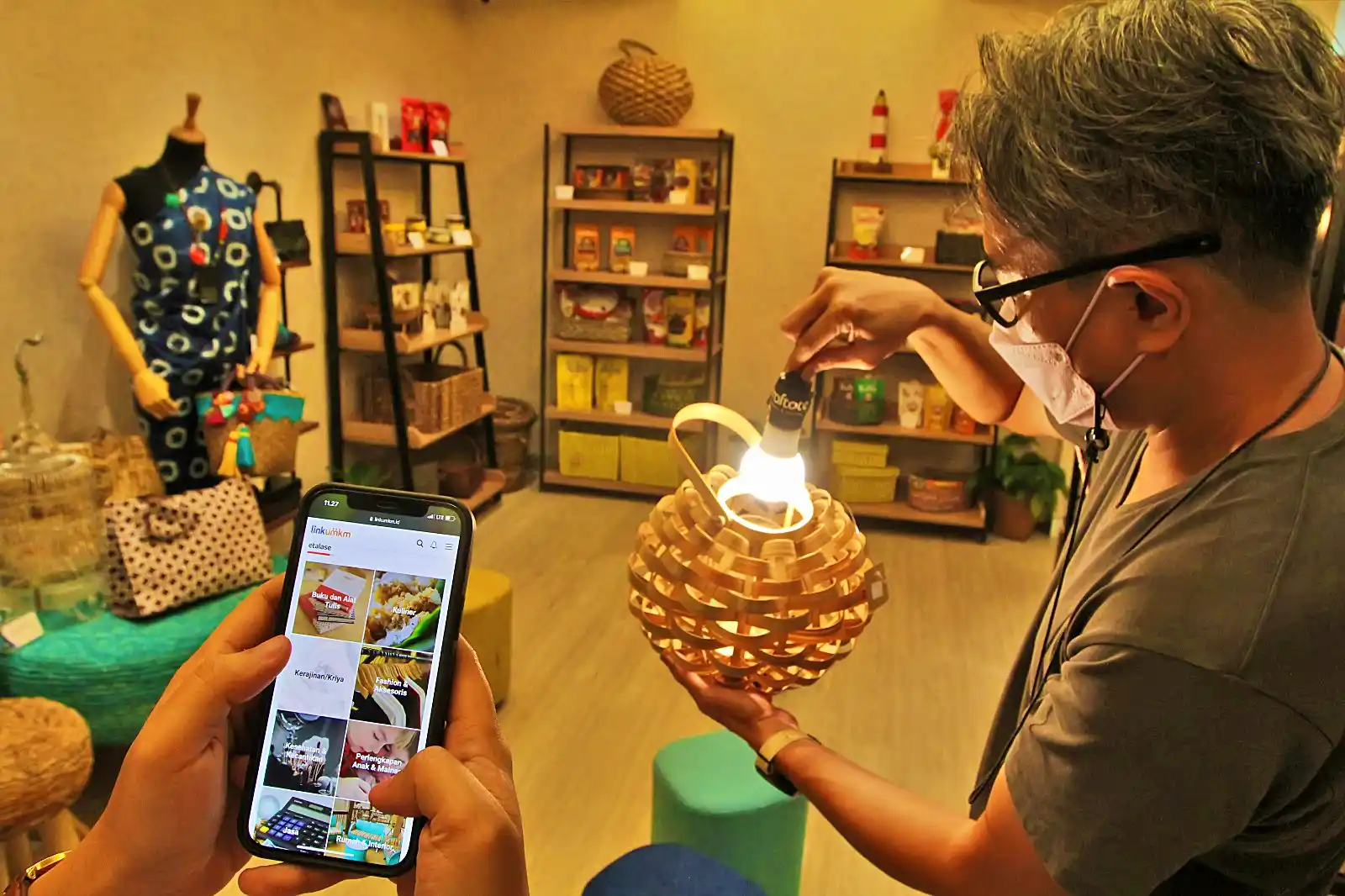 Melalui platform digital LinkUMKM, BRI menghadirkan ekosistem pemberdayaan yang menyeluruh. (Foto: Dok. BRI)