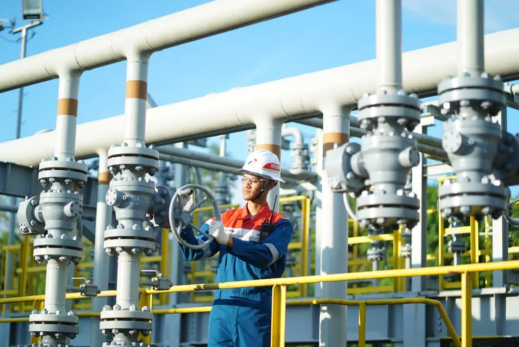 Aktivitas pekerja PT Pertamina EP (PEP) di salah satu kilang minyak milik perusahaan. Foto: Dok PEP.