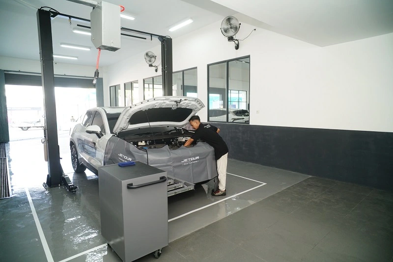 Servis Bay di Showroom baru di Pontianak, Kalimantan Barat. Foto: Jetour. 