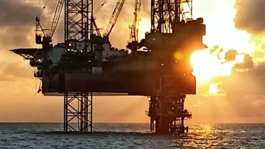 Pengeboran sumur lle-5ST di Lapangan Lima, Karawang, Jawa Barat. Foto: Pertamina.