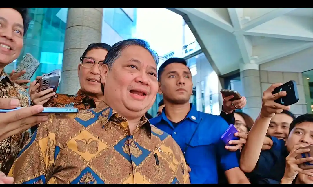 Menteri Koordinator Bidang Perekonomian (Menko Perekonomian), Airlangga Hartarto, menyampaikan keyakinan pertumbuhan ekonomi Indonesia dalam konferensi pers di Gedung Bursa Efek Indonesia (BEI), Senin, 1 September 2025. (Foto: KabarBursa/Hutama Prayoga)
