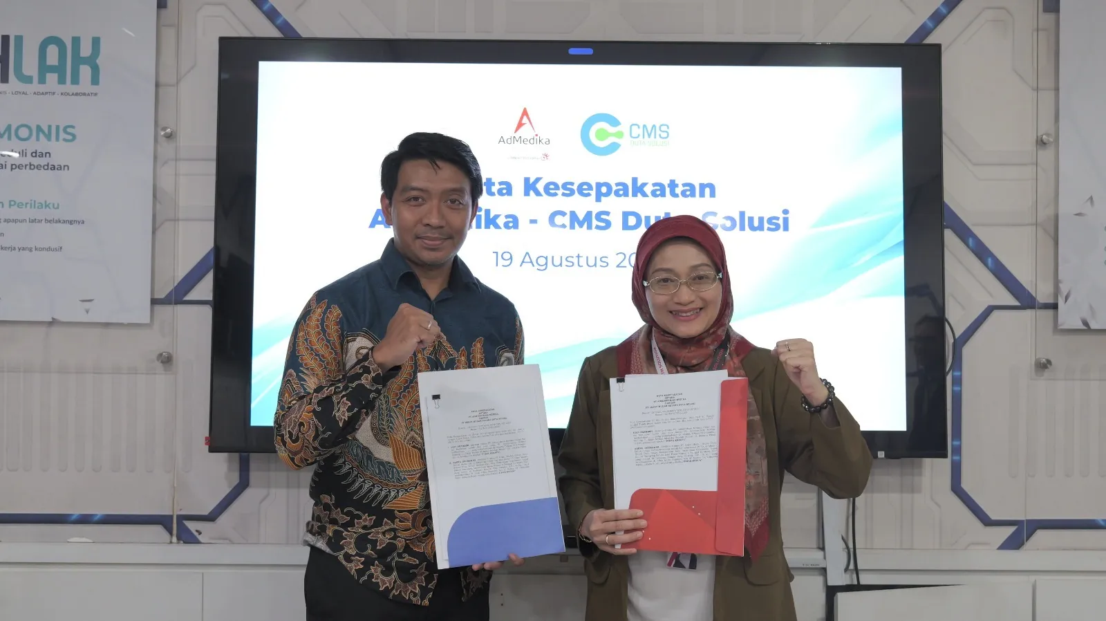 Penandatanganan kesepakatan antara PT Administrasi Medika (AdMedika) dengan PT CMS Duta Solusi. Foto: Telkom.