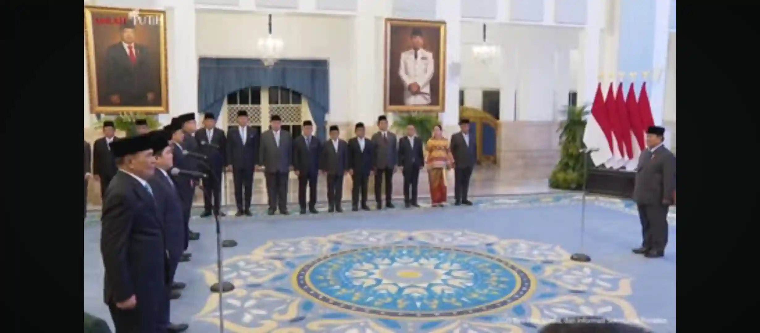 Prabowo Subianto resmi melakukan reshuffle besar-besaran Kabinet Merah Putih periode 2024-2029 salad SK-nya tertanggal pada 16 September 2025 di Jakarta