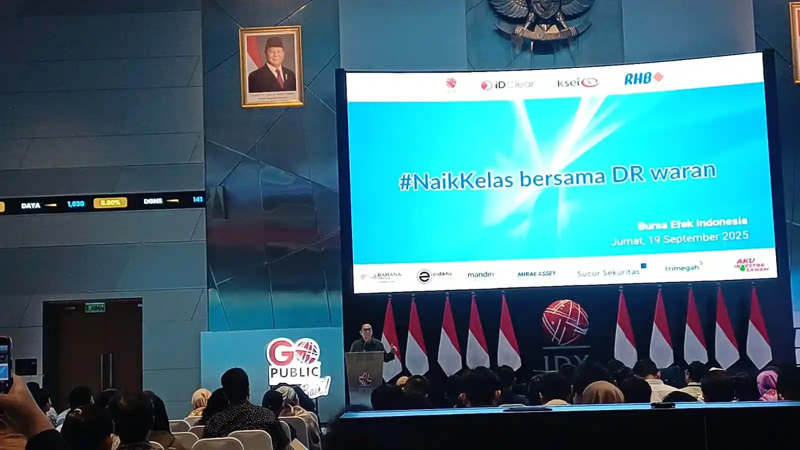  Direktur Utama PT RHB Sekuritas Indonesia Thomas Nugroho dalam acara Hari Waran Terstruktur Indonesia 2025 (HWTI 2025) yang digelar PT RHB Sekuritas Indonesia bersama Bursa Efek Indonesia (BEI) di Main Hall BEI pada Jumat, 19 September 2025. Desty Luthfiani/Reporter