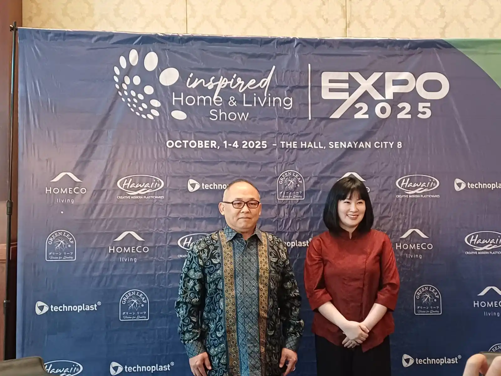 Direktur Utama Homeco Living, Ellies Kiswoto dan jajaran saat membuka IHLS Expo 2025 di Senayan City, Jakarta pada Rabu, 1 Oktober 2025. Desty Luthfiani/KabarBursa.com