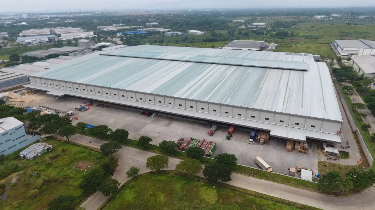 Delta Silicon III, salah satu gudang modern milik PT Mega Manunggal Property tbk. Foto; dok MMLP.