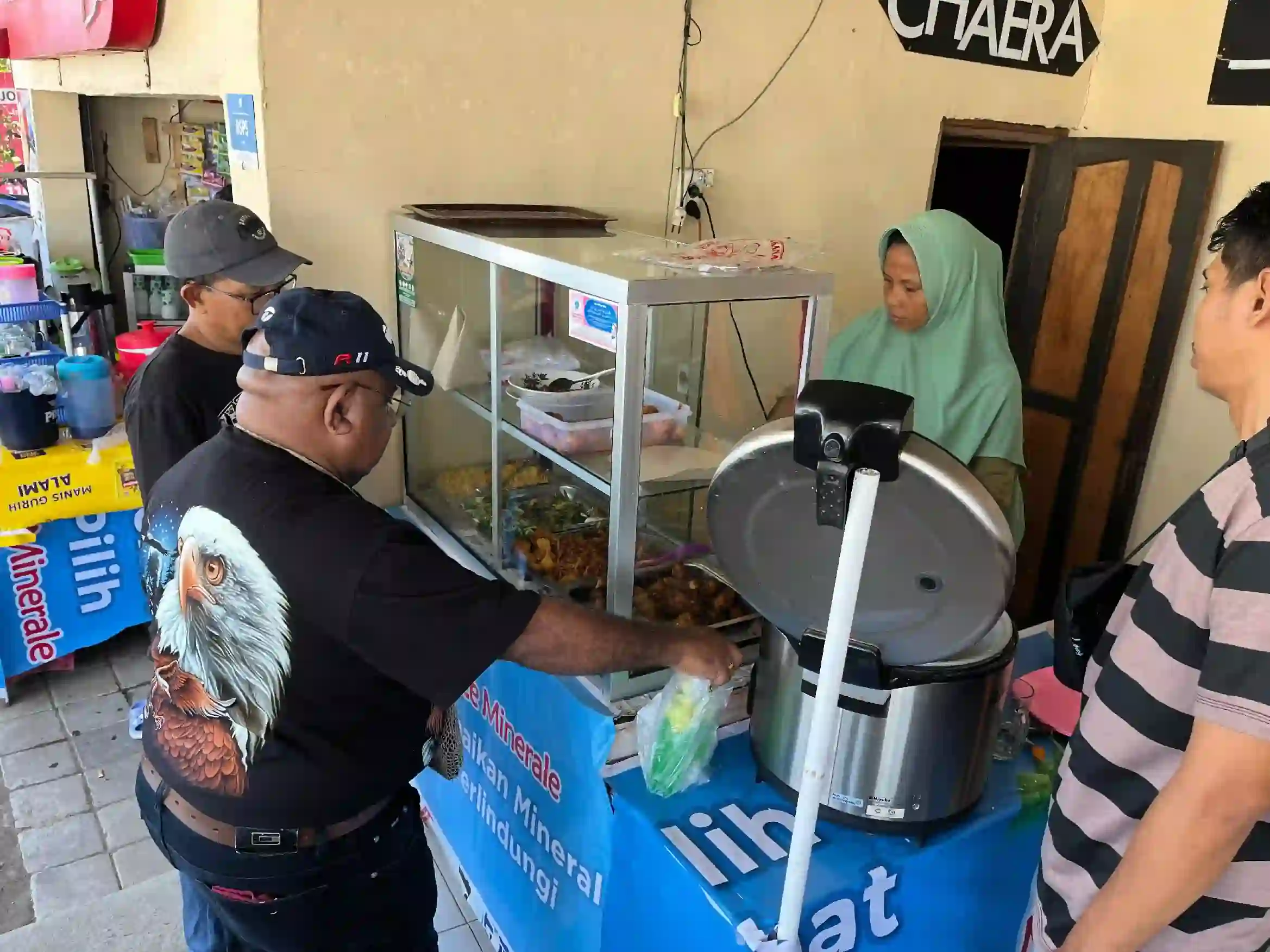 Warung makan di sekitar Sirkuit Mandalika panen omzet hingga 90% selama Pertamina Grand Prix of Indonesia 2025. Foto: dok. Pertamina