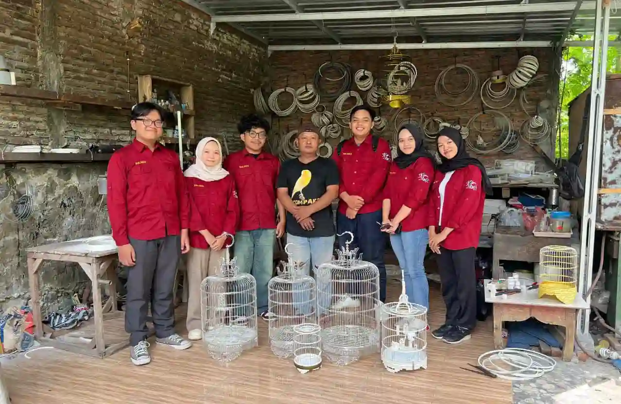EANK Solo: UMKM yang memanfaatkan limbah PVC jadi sangkar ekspor bernilai tinggi yang didukung BRI dan KUR. Kini sukses menembus pasar global. Foto: dok. BRI