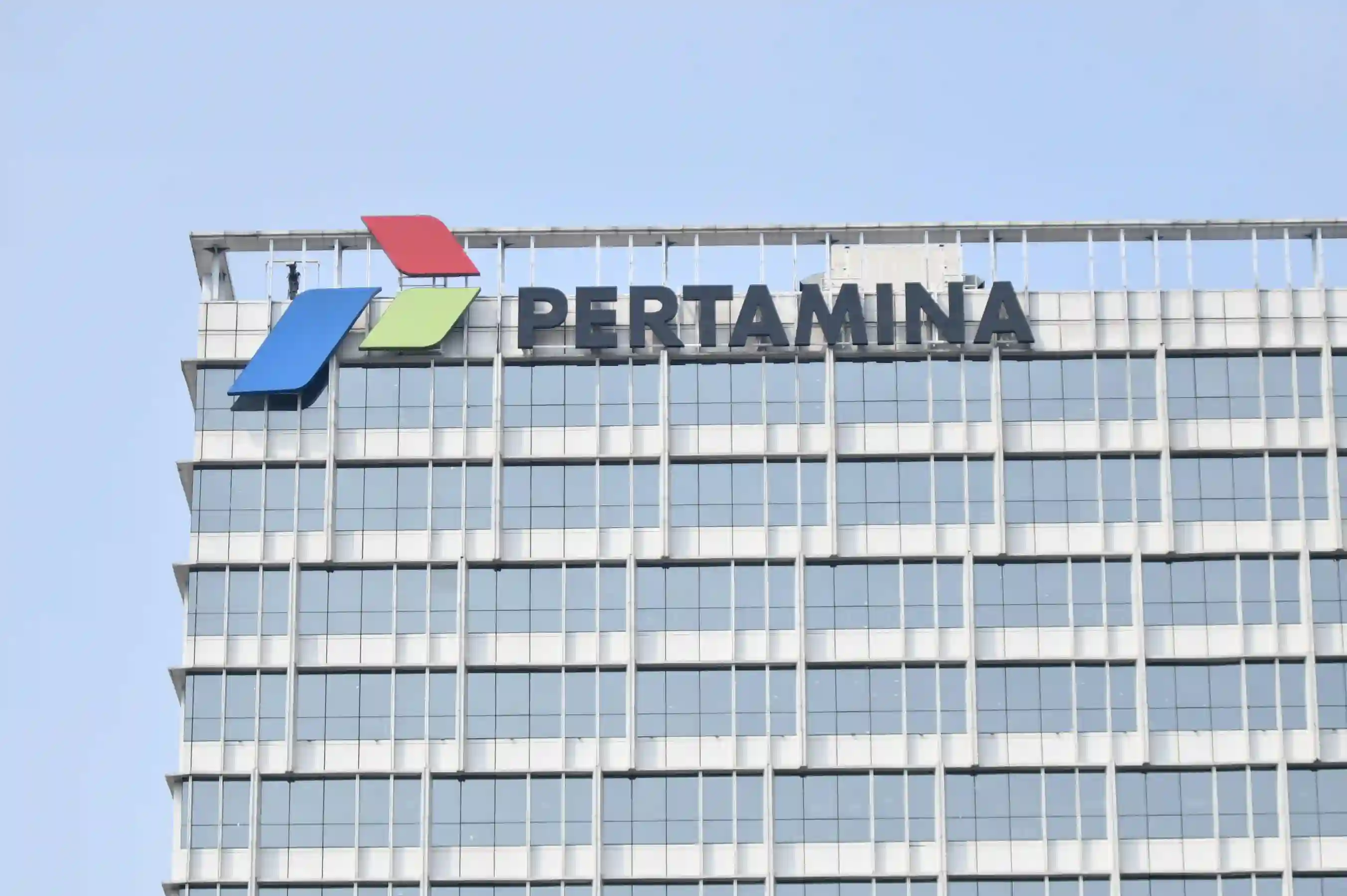 Pertamina pimpin transisi energi hijau lewat inovasi. Dari Pertamax Green, SAF, dan Renewable Diesel menuju NZE 2060. Foto: dok. Pertamina