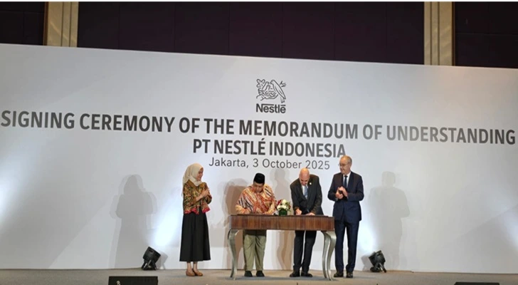 Penandatanganan Nota Kesepahaman (MoU) antara Badan Penyelenggara Jaminan Produk Halal (BPJPH) dan PT Nestlé Indonesia. Foto: dok Kementerian Koordinator Perekonomian. 