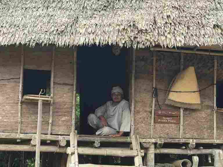 Suku Lom atau masyarakat adat yang juga dikenal sebagai suku Mapur di Bangka