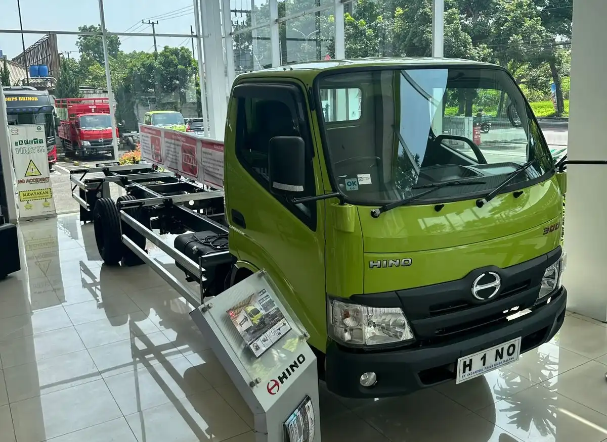 Hino 300 – 136 MDLR di dealer Jawa Timur. Foto: dok HMSI.