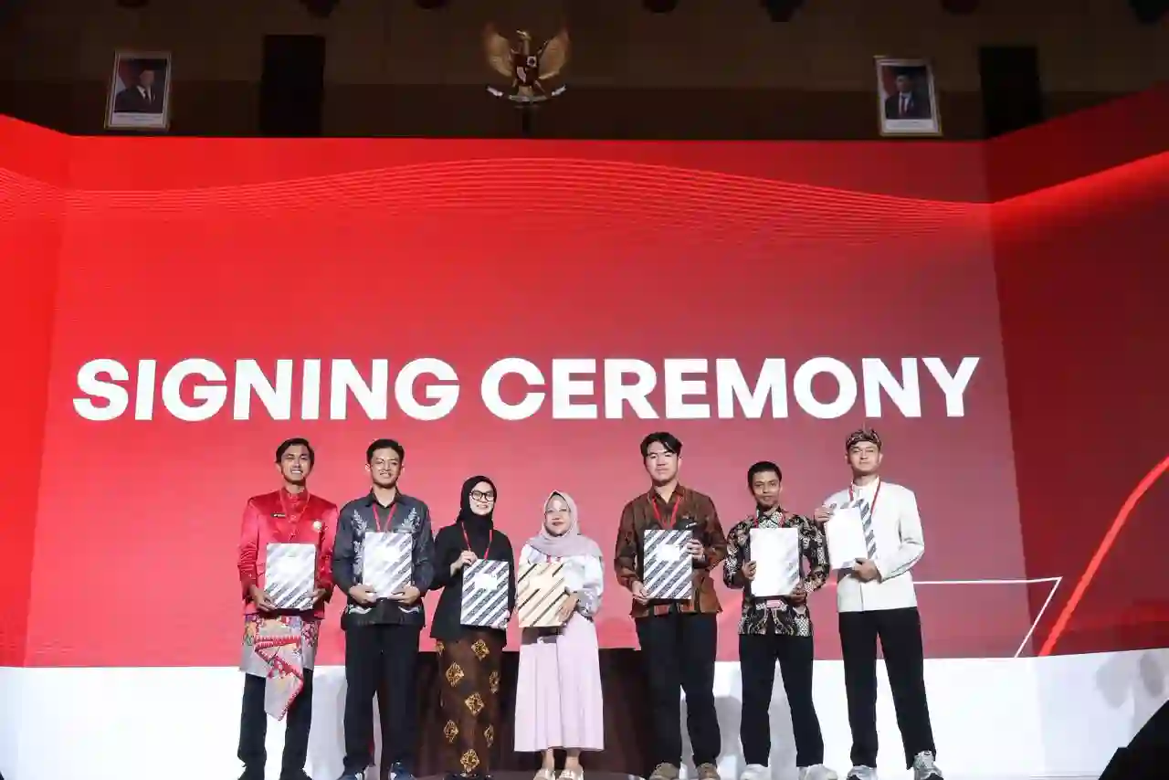 Sebanyak 12 startup jebolan ajang Pertamuda Seed & Scale 2025 langsung teken MoU dengan investor. Foto: dok. Pertamina