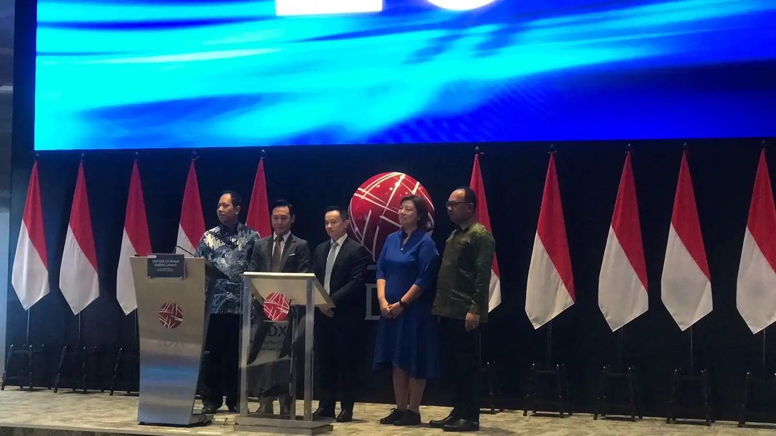 Jajaran Direksi Bursa Efek Indonesia dan S&P Dow Jones meluncurkan tiga Indeks baru di Main Hall Bursa Efek Indonesia, Jakarta pada Senin, 3 November 2025. Desty Luthfiani/KabarBursa.com