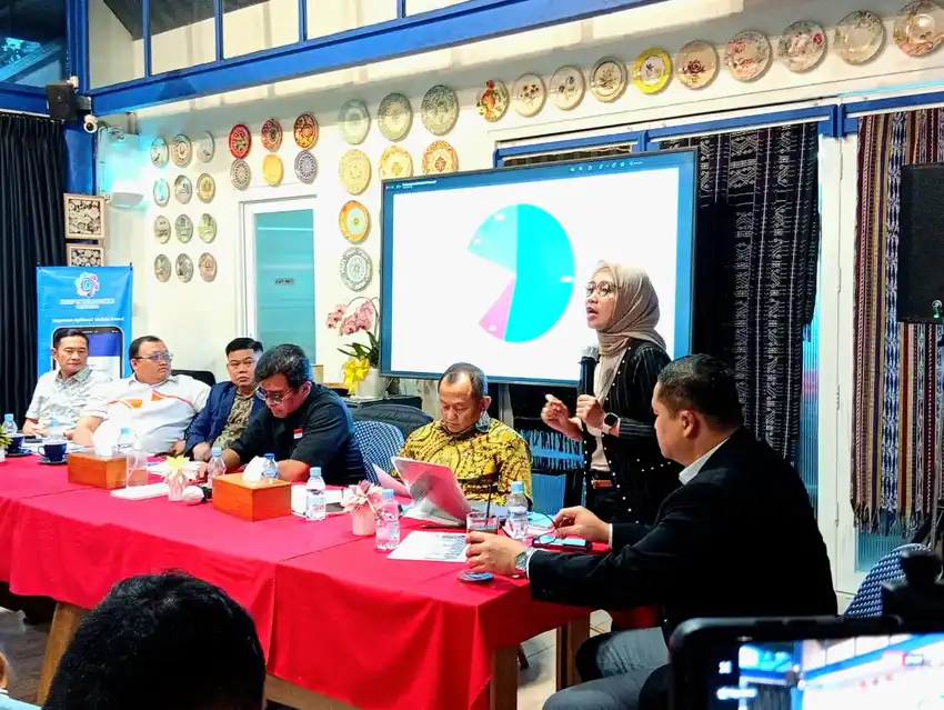  Keynote Speak pada Panel Diskusi Refleksi Akhir Tahun yang digelar Deep Intelligence Research, DEEP Indonesia, dan Rumah Perubahan di Bekasi