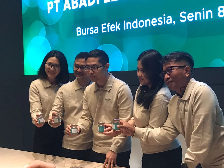 Jajaran direksi PT Abadi Lustari Indonesia Tbk (RLCO) di Main Hall BEI, Jakarta pada Senin, 8 Desember 2025.