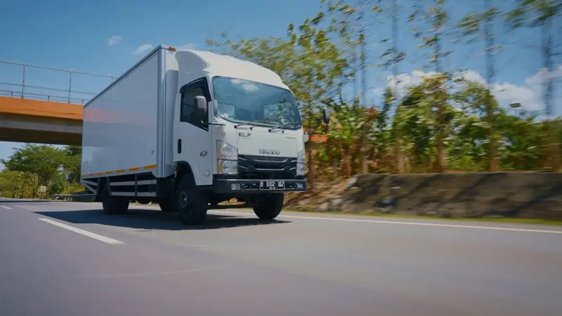 Ilustrasi pengiriman logistik menggunakan truk Isuzu. Foto: dok Isuzu. 