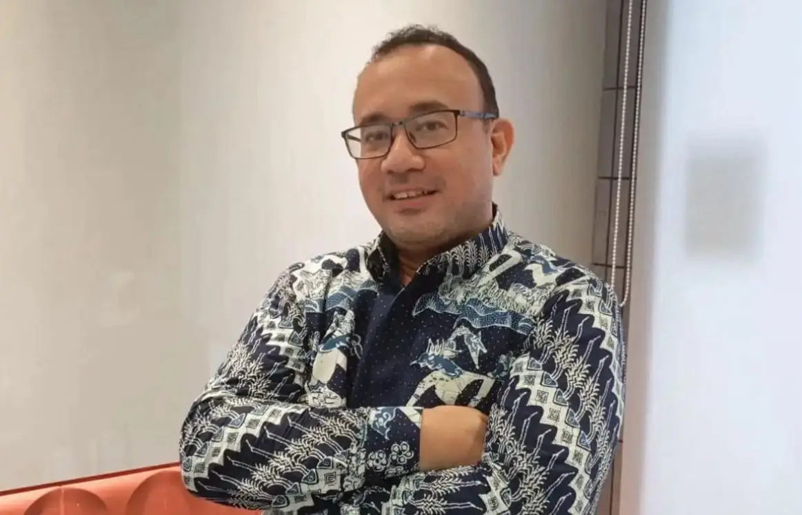 Di tengah narasi surplus neraca perdagangan yang masih sering dirayakan, terdapat satu indikator yang seharusnya justru membuat kita berhenti sejenak yaitu defisit perdagangan barang modal Indonesia