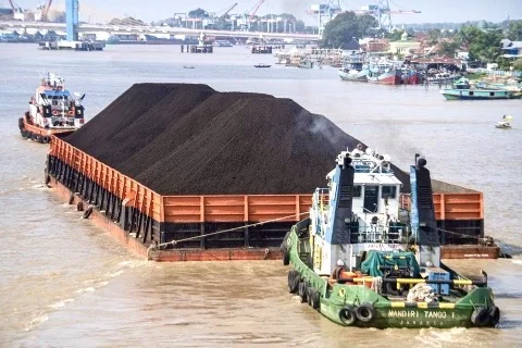 Komoditas seperti minyak, logam, dan pangan menggerakkan ekonomi global. Simak peran, risiko, dan mengapa harganya memengaruhi hidup sehari-hari. Foto: Dok, Arga Dirga