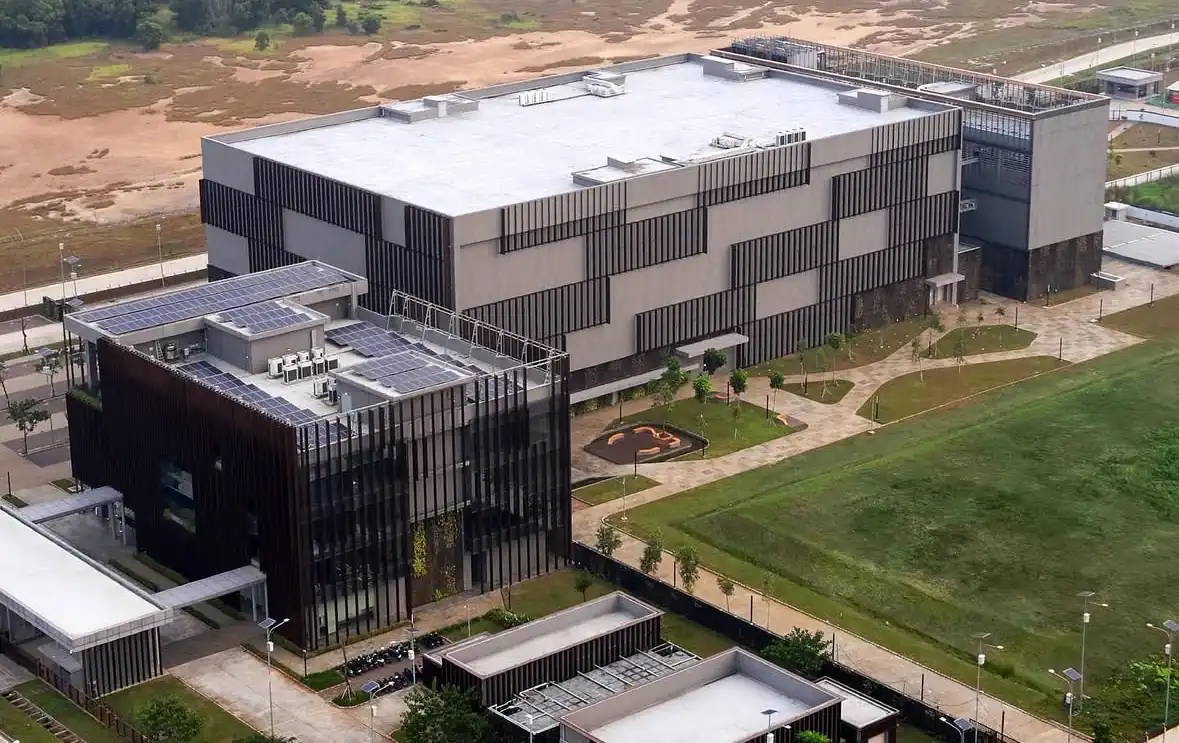 JP Morgan menilai pasar global makin terbelah di 2026. Indonesia menjaga pertumbuhan lewat AI, data center, cloud, dan investasi digital. Foto: IG @telkomindonesia