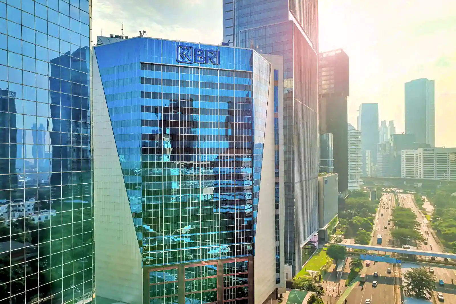 Data broker activity menunjukkan arus pembelian terkonsentrasi pada saham-saham sektor komoditas. (Foto: Dok. BRI)