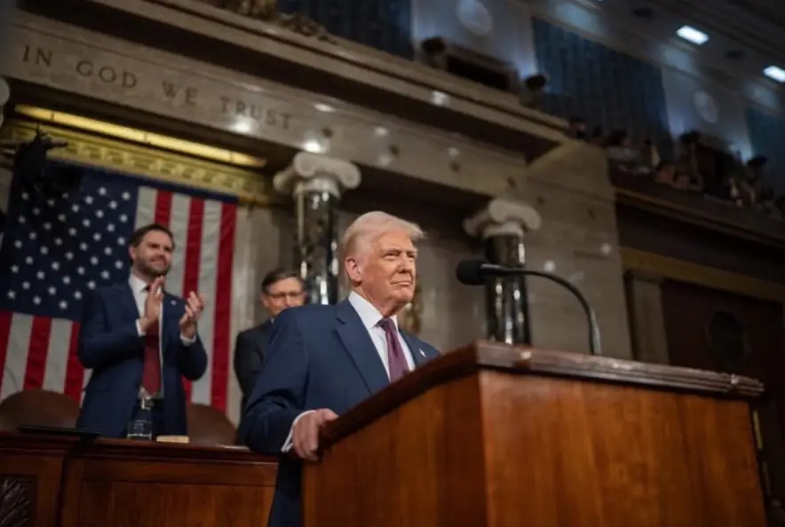 Donald Trump mengancam tarif impor 10 persen terhadap negara Eropa demi Greenland, memicu ketegangan baru dalam hubungan AS dan NATO. Foto: IG @whitehouse