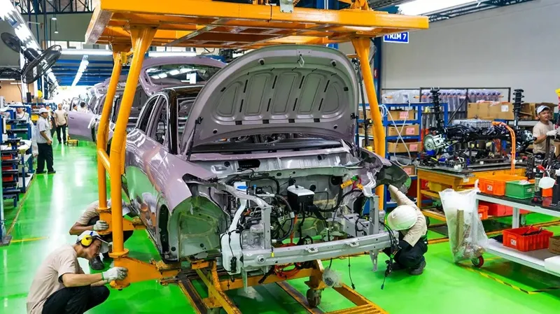 Perakitan Geely EX2 di dalam negeri diklaim menggunakan TKDN di atas 40 persen dan menyerap baterai buatan lokal. Foto: dok. Geely Auto