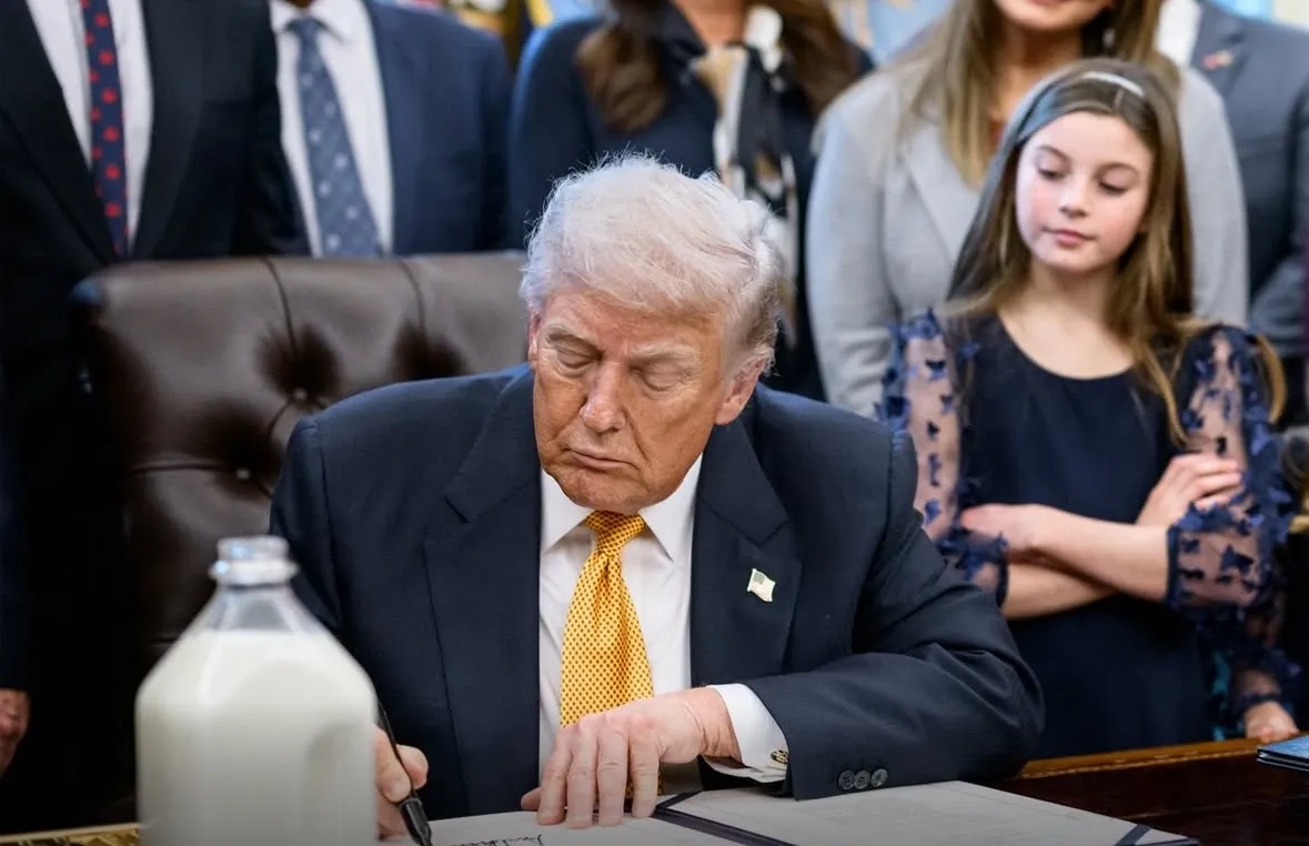 Trump menggugat JPMorgan Chase senilai USD5 miliar, menuding debanking bermotif politik. Sengketa ini memanaskan relasi Gedung Putih dan Wall Street. Foto: IG @potus