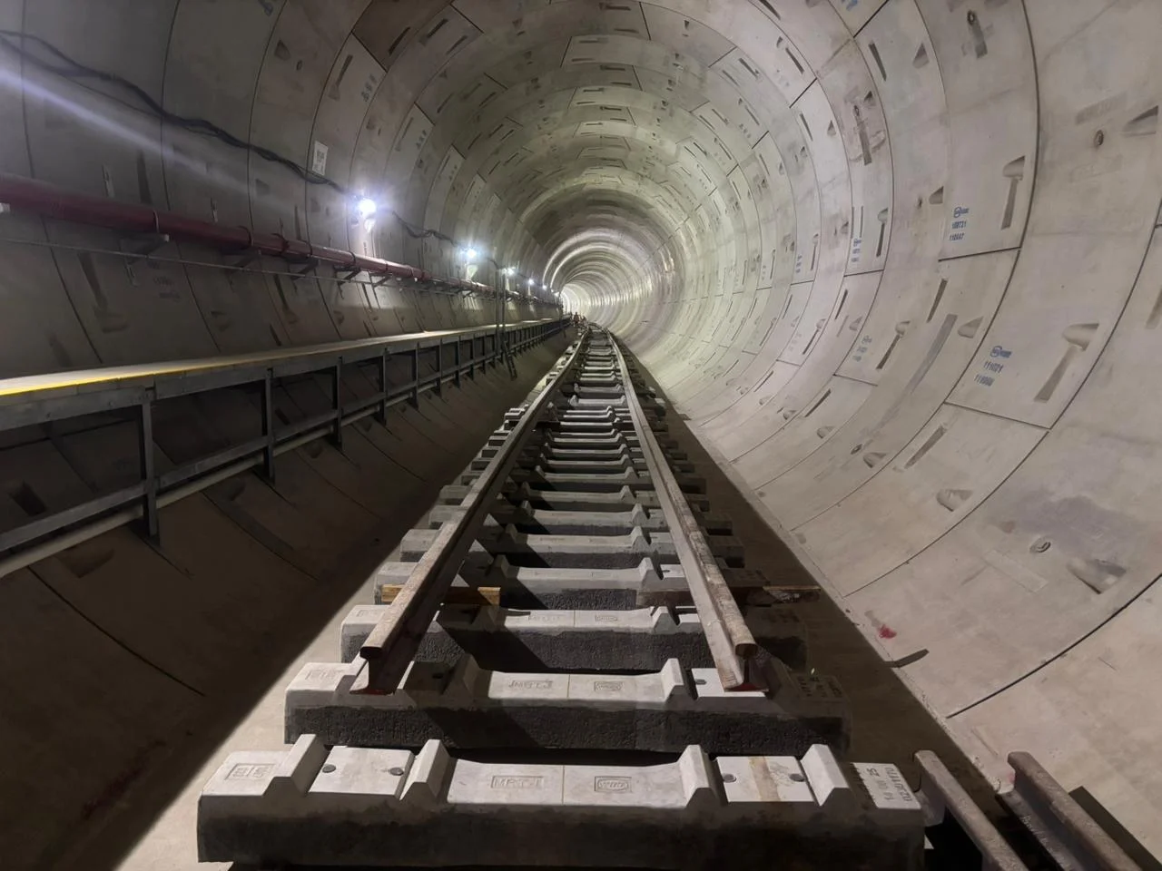 WIKA Beton gandeng perusahaan India, Larsen & Toubro Limited dalam proyek trek MRT senilai Rp409 miliar. Berikut progres dan dampaknya. Foto: dok. WIKA Beton