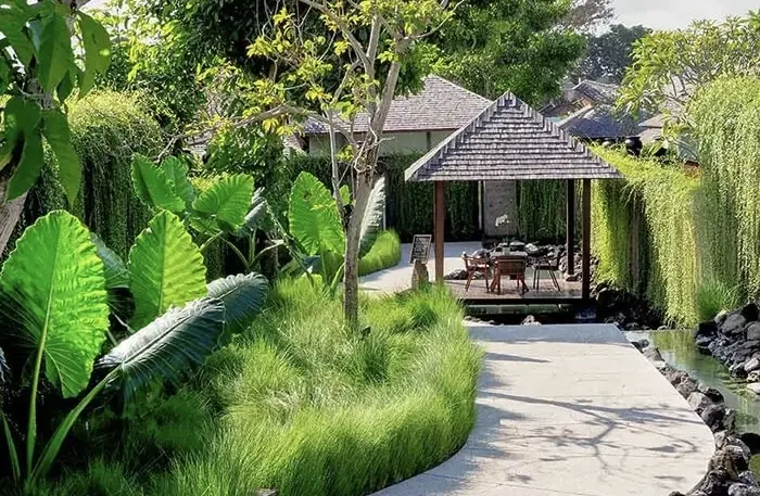 Suasana salah satu area villa di The Santai Umalas, properti milik PT Sanurhasta Mitra Tbk (MINA) di kawasan Umalas, Bali. Foto: Dok. MINA