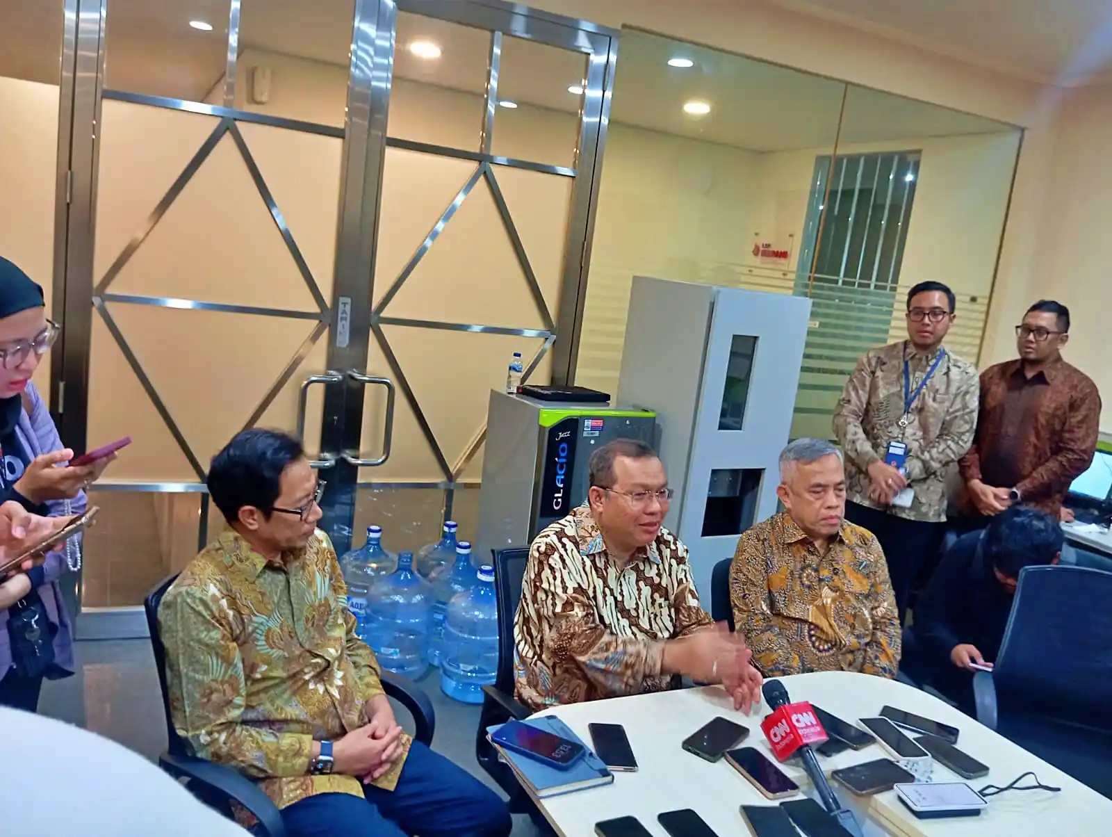 Direktur Utama Bursa Efek Indonesia (BEI), Iman Rachman saat berbicara kepada media soal dinamika MSCI hingga trading halt di Gedung BEI, Jakarta Selatan, Rabu, 28 Januari 2026. (Foto: KabarBursa/Desty Luthfiani)
